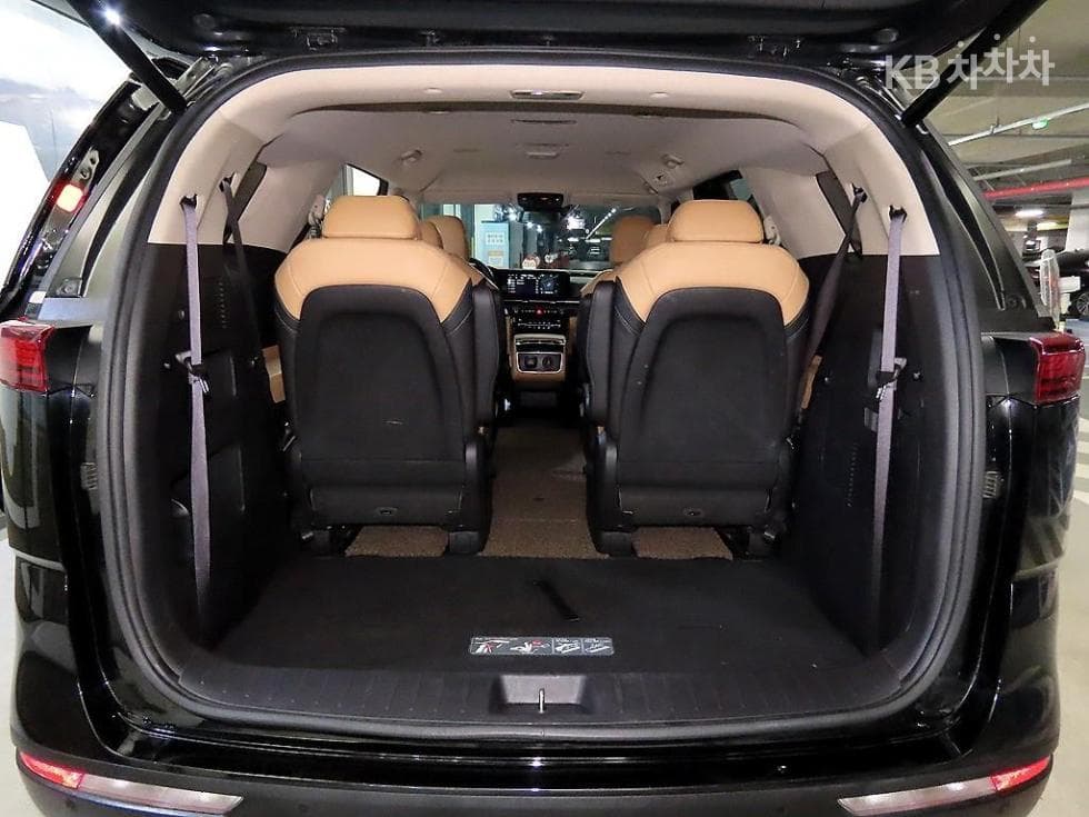 Kia Carnival 4th generationD2.2 9-seater Signature - 16