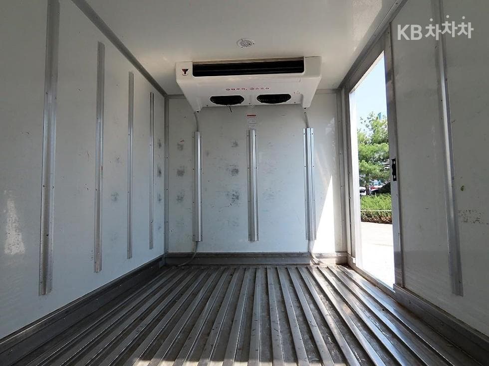 Hyundai Porter 2Extra Long Super Cab 하이냉동Top (Cargo)차 PLUS 트윈컴프 - 6