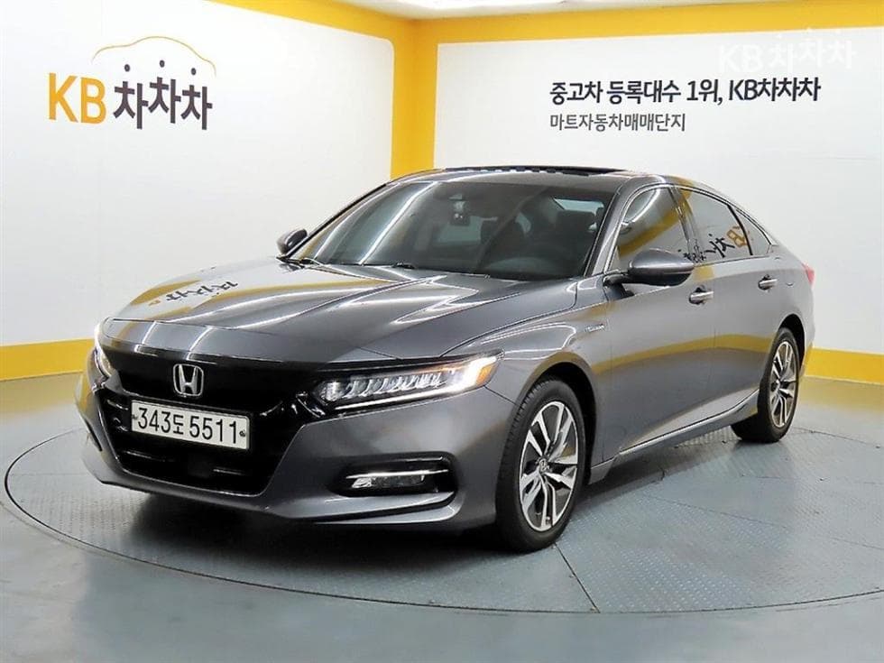 혼다 어코드 10세대 Hybrid 2.0 Touring - Image 1