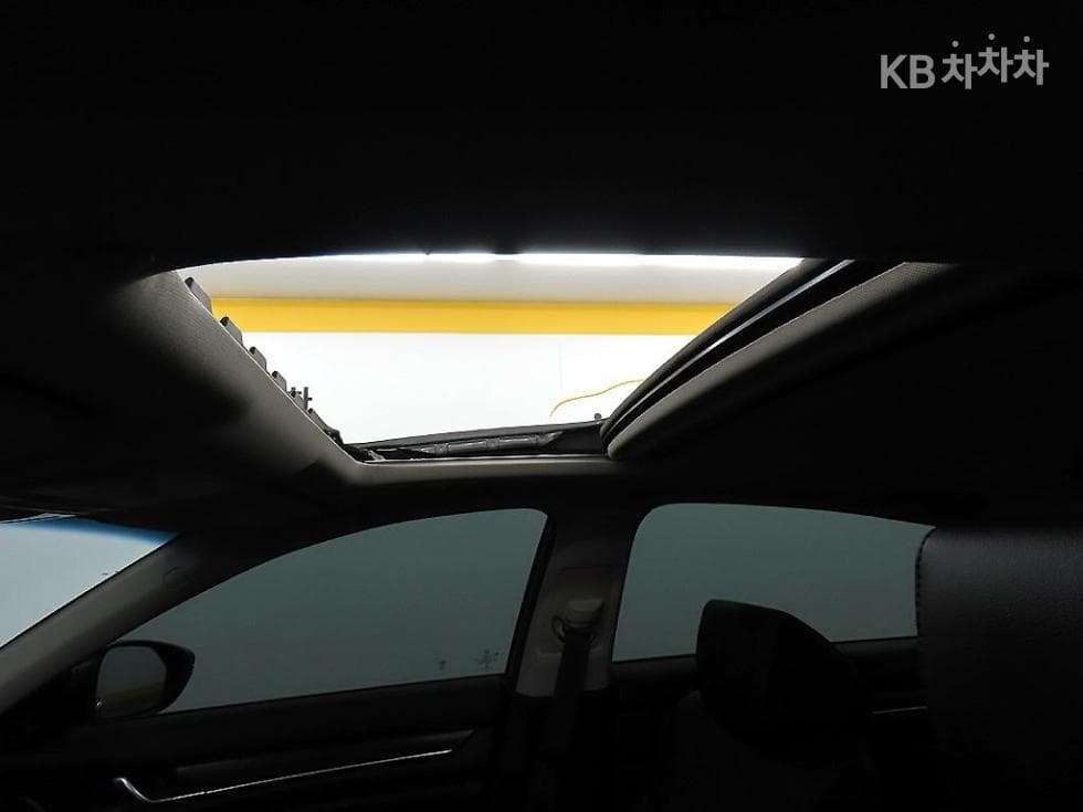 혼다 어코드 10세대Hybrid 2.0 Touring - 18