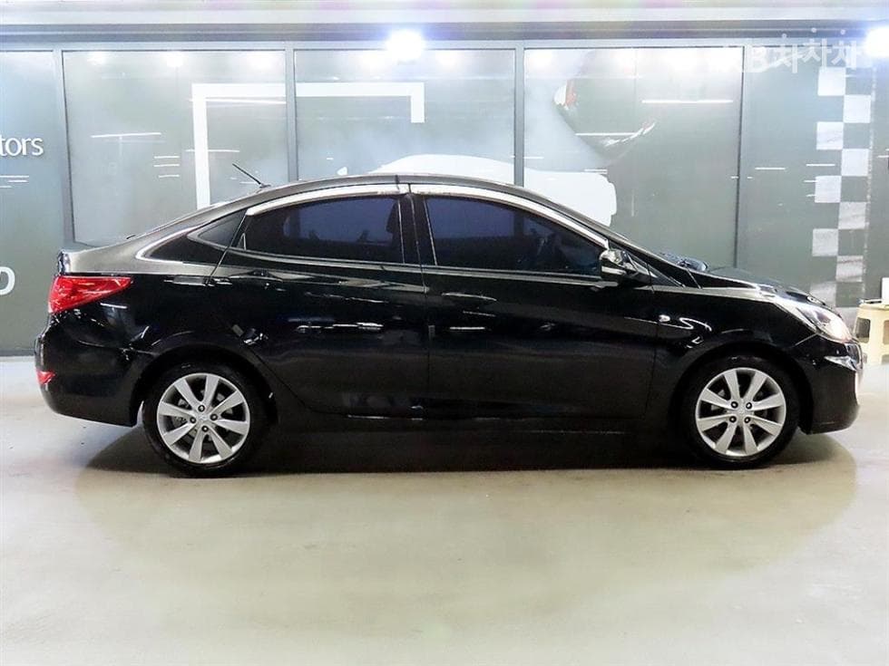 Hyundai Accent(신형)1.6 GDi Top - 3