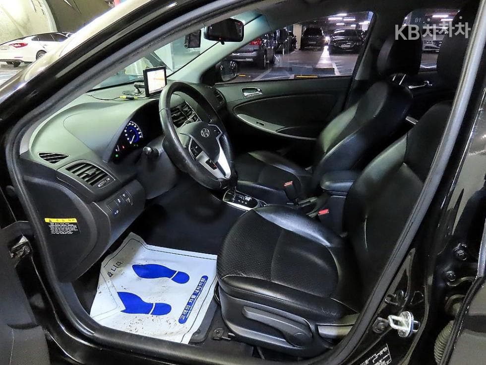 Hyundai Accent(신형)1.6 GDi Top - 6