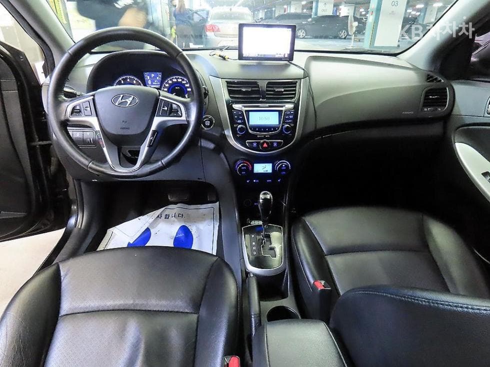 Hyundai Accent(신형)1.6 GDi Top - 10