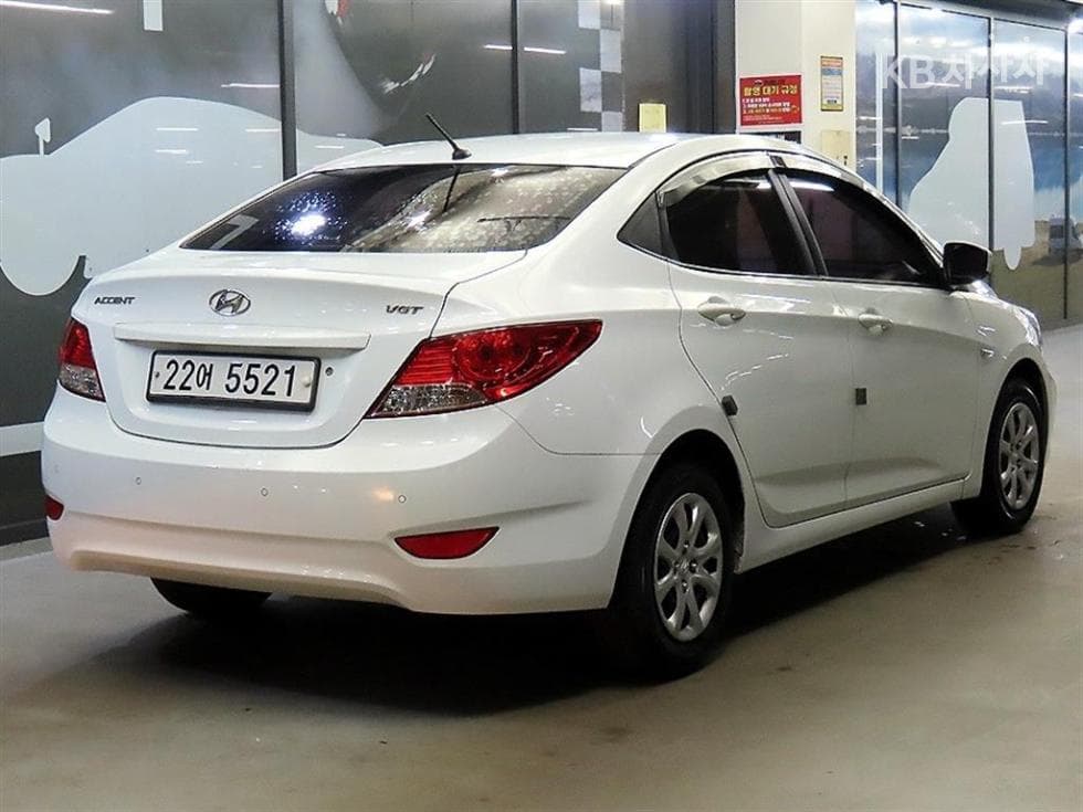 Hyundai Accent(신형)1.6 VGT Luxury - 4