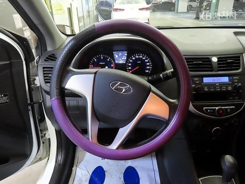 Hyundai Accent(신형)1.6 VGT Luxury - 8