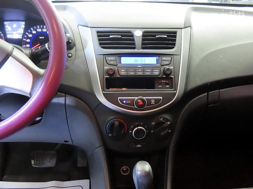 Hyundai Accent(신형)1.6 VGT Luxury - 11