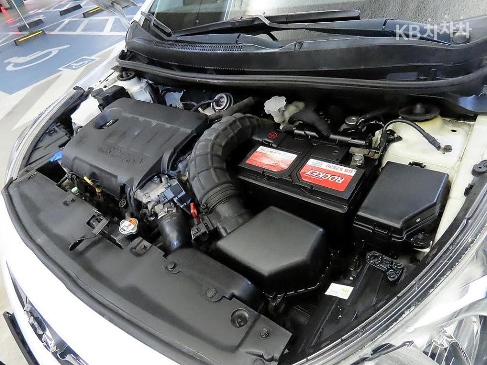 Hyundai Accent(신형)1.6 VGT Luxury - 15