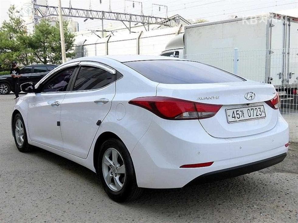 Hyundai The New (facelift) Avante (Elantra)1.6 VGT Modern Standard - 3