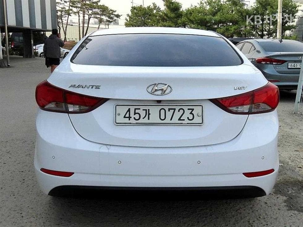Hyundai The New (facelift) Avante (Elantra)1.6 VGT Modern Standard - 4
