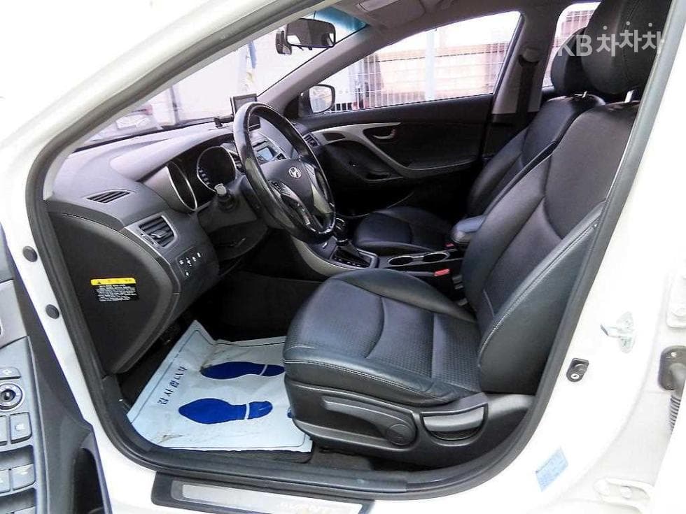 Hyundai The New (facelift) Avante (Elantra)1.6 VGT Modern Standard - 5