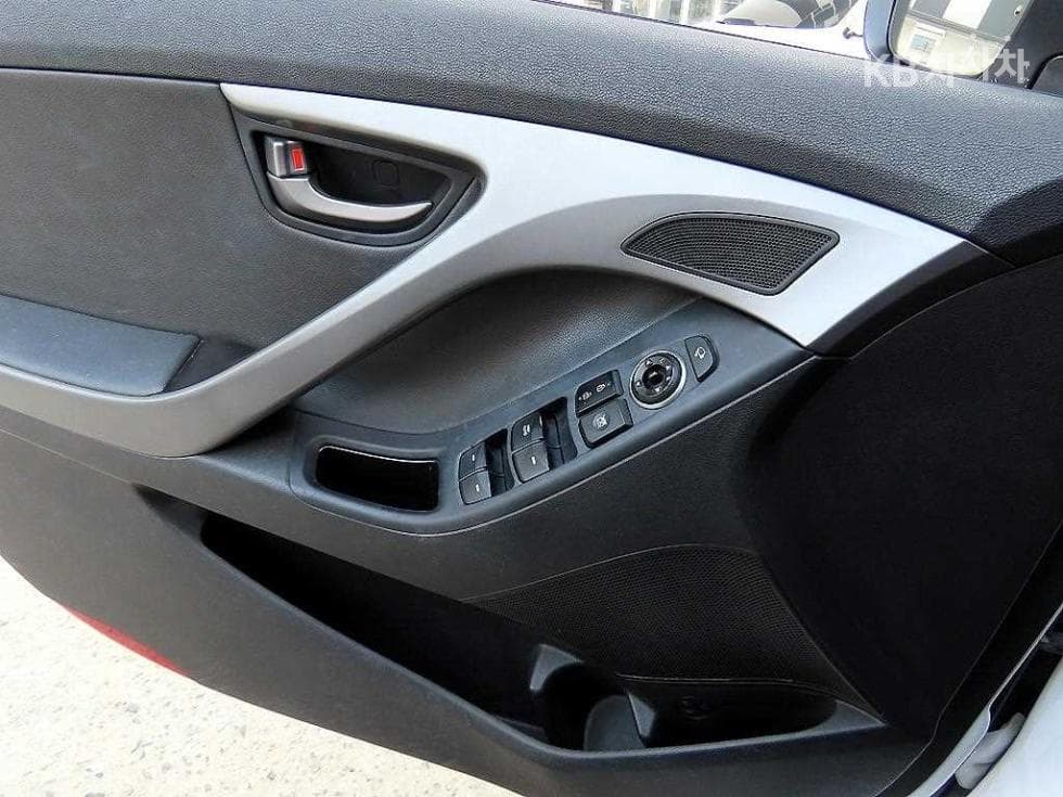 Hyundai The New (facelift) Avante (Elantra)1.6 VGT Modern Standard - 11