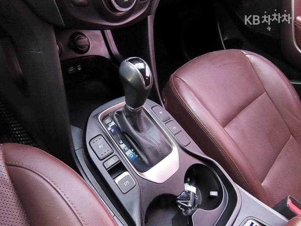 Hyundai Santa Fe The PrimeDiesel Hyundai R-engine 2.0 diesel 2WD 5-seater 1 million Standard - 10