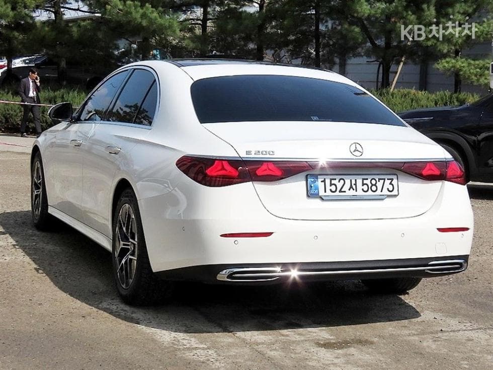 Mercedes-Benz E-클래스 (W214)E200 Avantgrade - 3