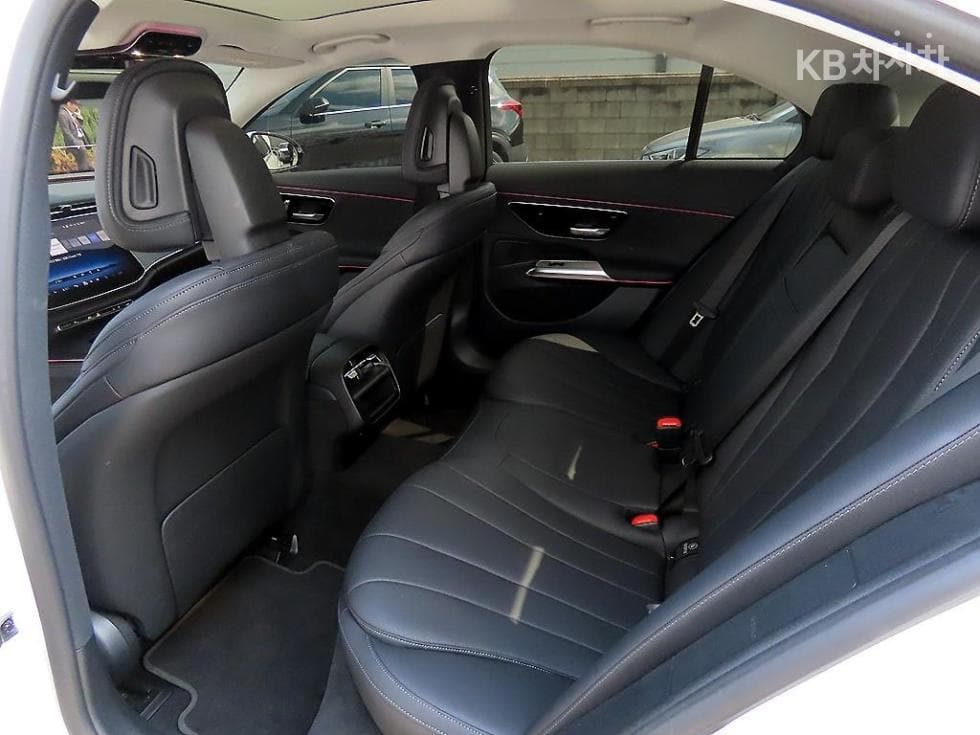 Mercedes-Benz E-클래스 (W214)E200 Avantgrade - 6