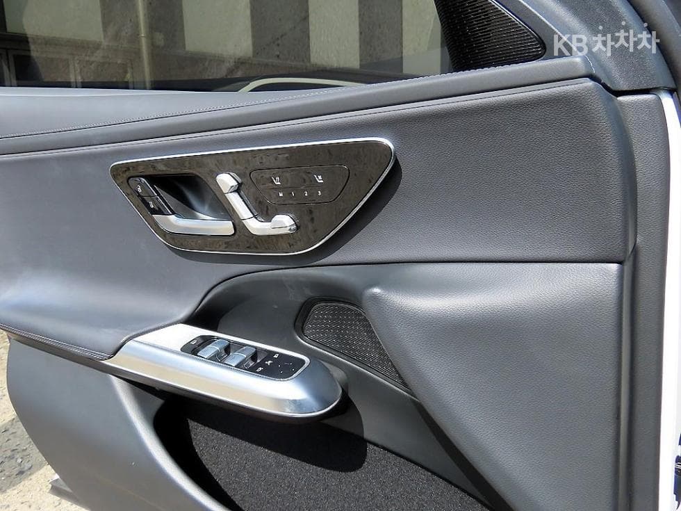 Mercedes-Benz E-클래스 (W214)E200 Avantgrade - 11