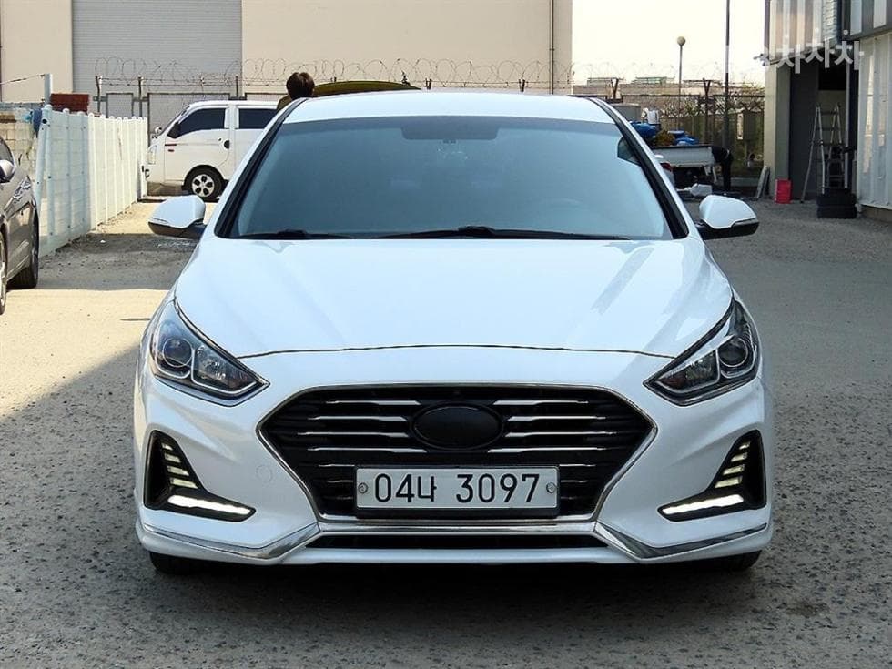 Hyundai Sonata New Rise 1.7 Diesel Smart - Image 1