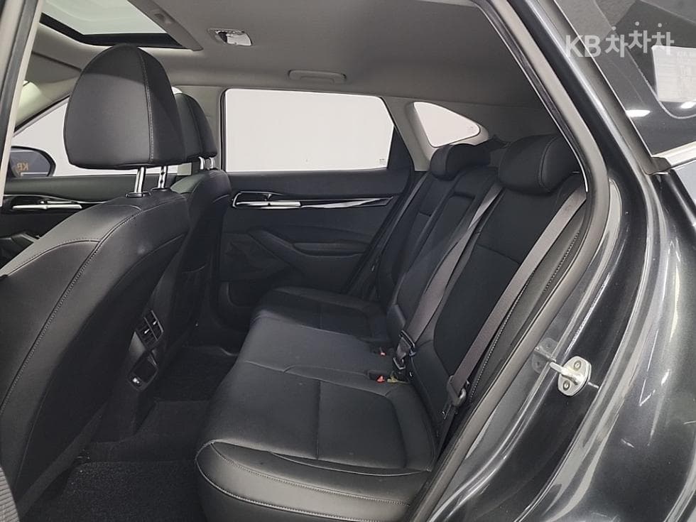 Kia Seltos1.6 Diesel 2WD Noblesse - 12