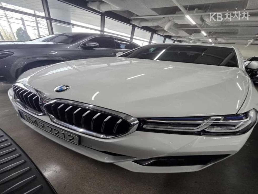 BMW 올New5 Series (G30) 530i xDrive M Sport - Image 1