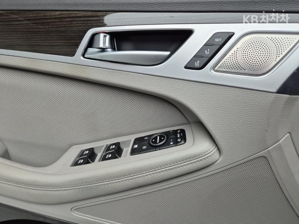 Дженезис G803.8 GDI AWD Премиум Люкс - 18