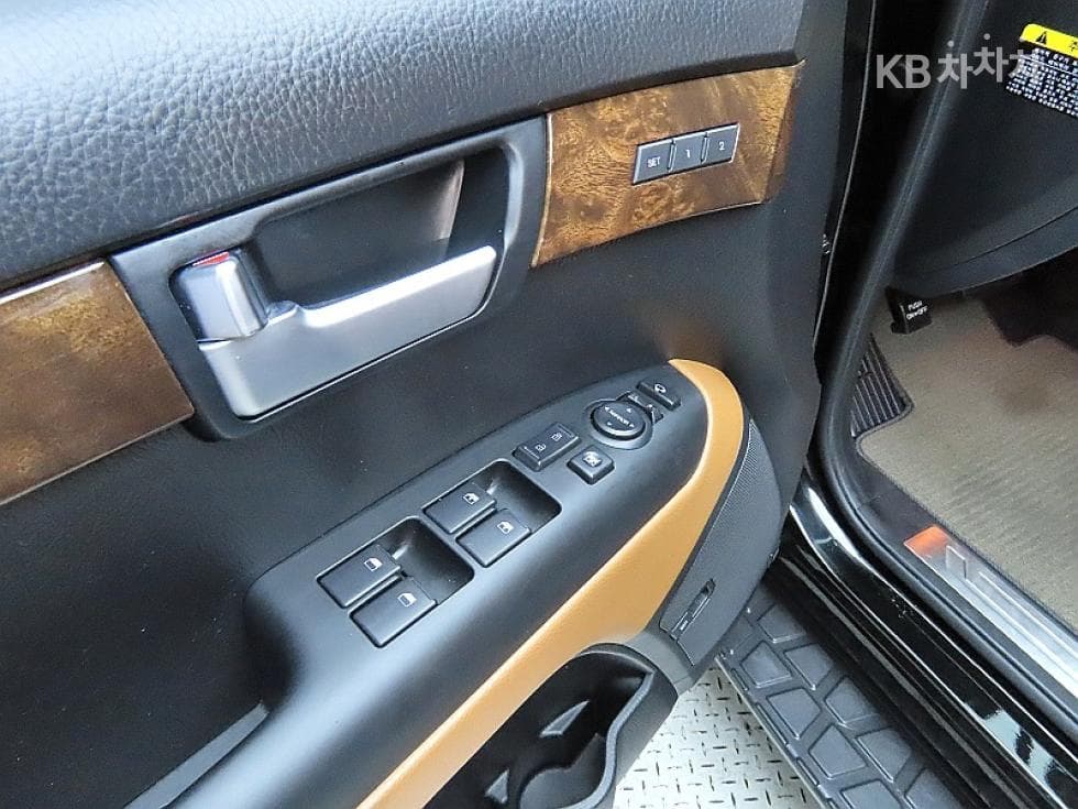 Киа The New (фейслифт) Mohave4x4 President 7-местен (Лимузин) - 13