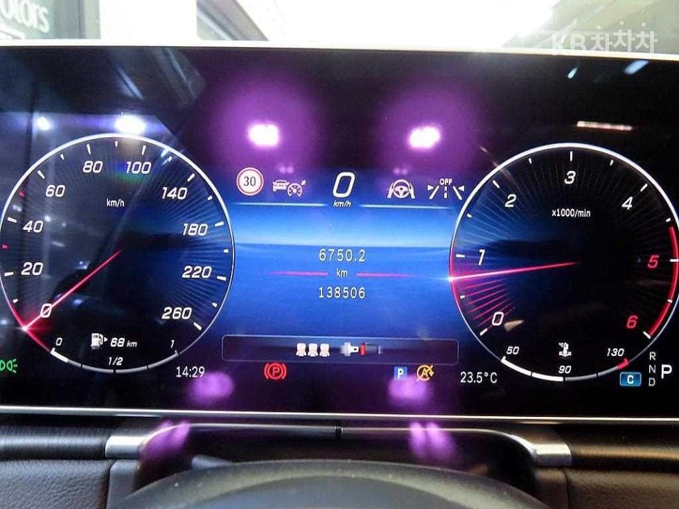 Mercedes-Benz S-Class W223S400d 4Matic Standard - 9