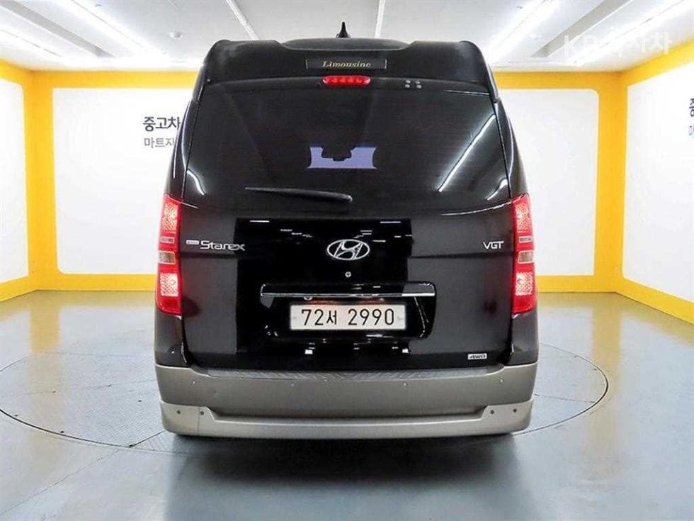 Hyundai Grand Starex11-seater Limousine 4WD Standard - 3