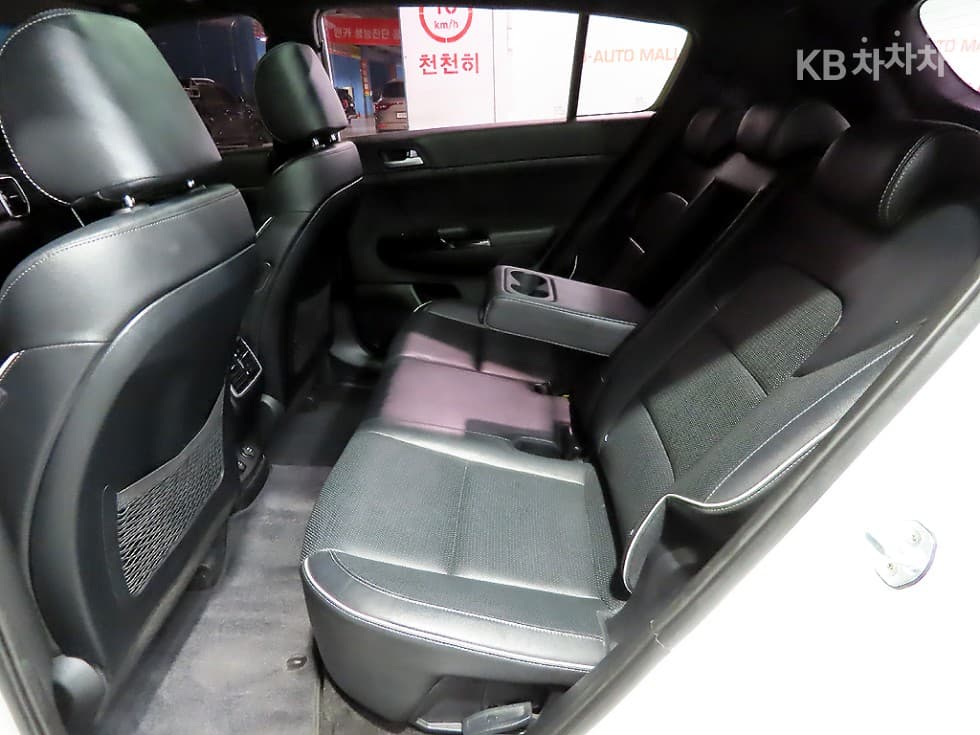Kia Sportage 더 볼드2.0 Diesel 2WD Seater텔리전트 - 7