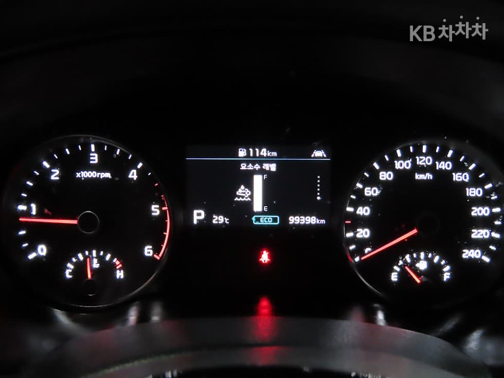 Kia Sportage 더 볼드2.0 Diesel 2WD Seater텔리전트 - 10