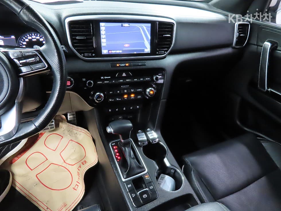 Kia Sportage 더 볼드2.0 Diesel 2WD Seater텔리전트 - 12