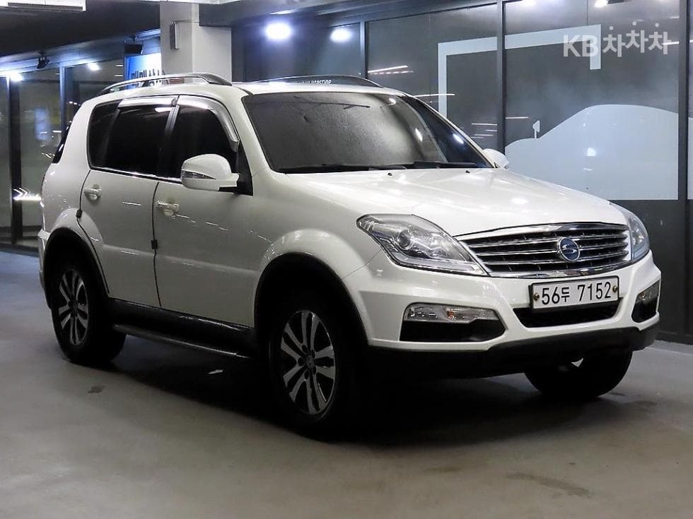 KG Mobility RextonW 7-seater (Limousine) 4WD RX7 Luxury - Image 1