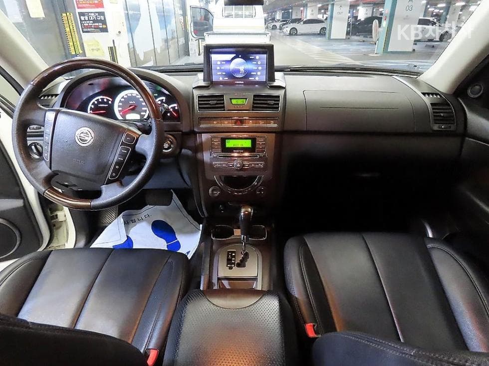 KG Mobility RextonW7-seater (Limousine) 4WD RX7 Luxury - 10