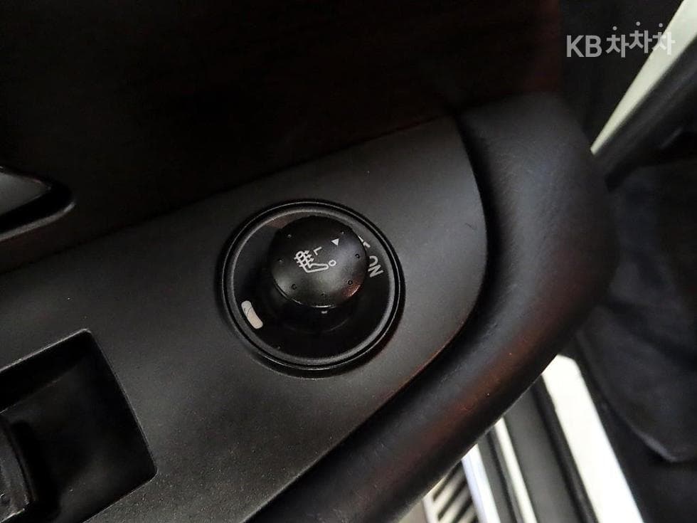KG Mobility RextonW7-seater (Limousine) 4WD RX7 Luxury - 15