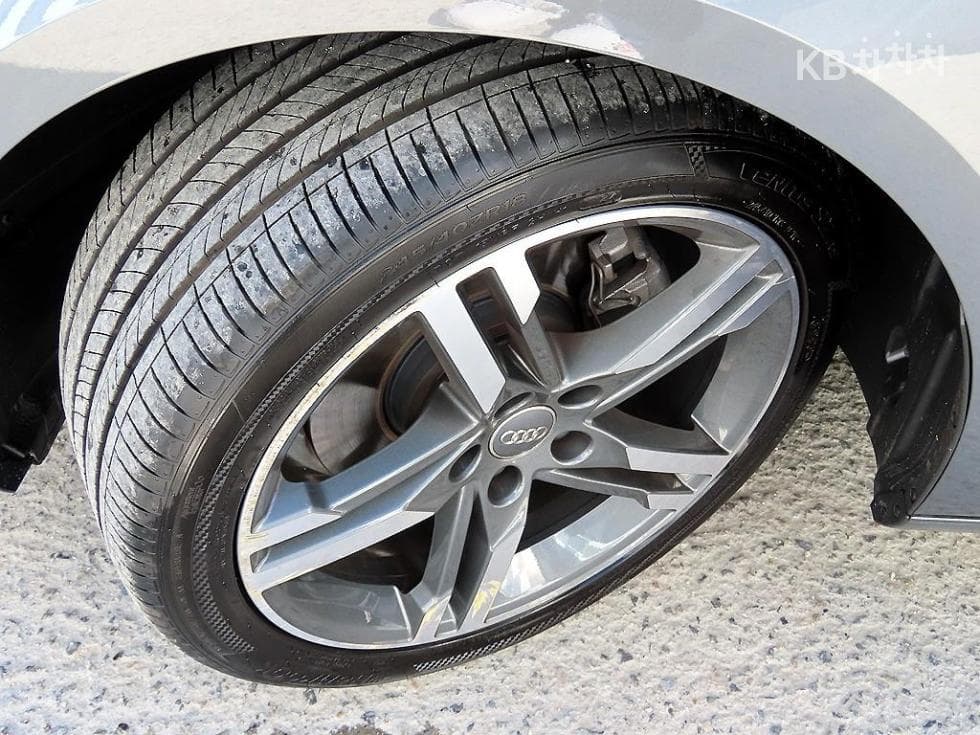 Audi A4 (B9)40 TFSI Premium - 20