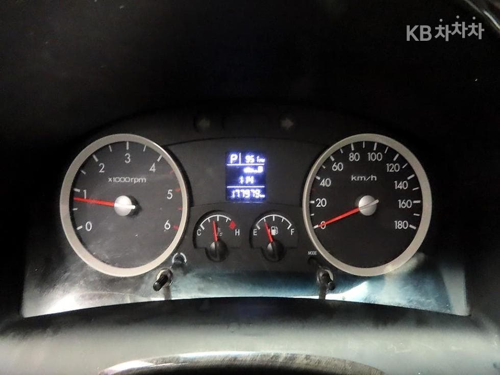 Hyundai Porter 2Extra Long Super Cab CRDi Modern - 6