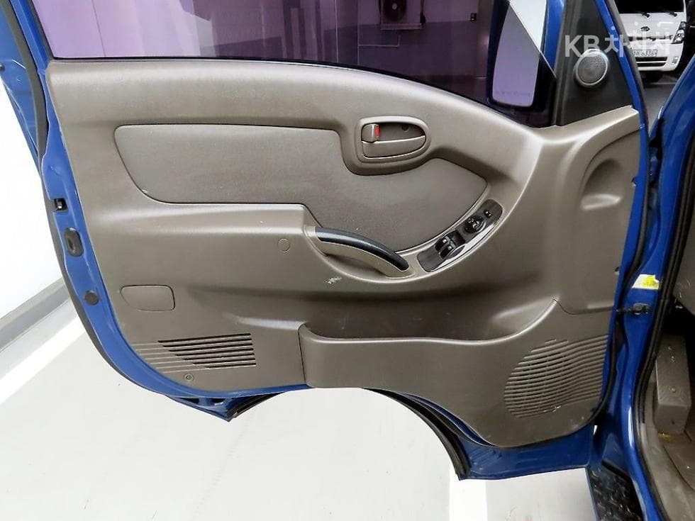 Hyundai Porter 2Extra Long Super Cab CRDi Modern - 10