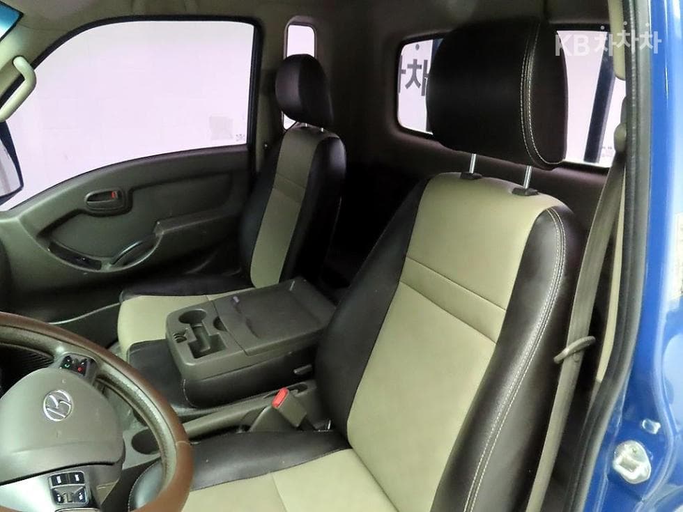 Hyundai Porter 2Extra Long Super Cab CRDi Modern - 13