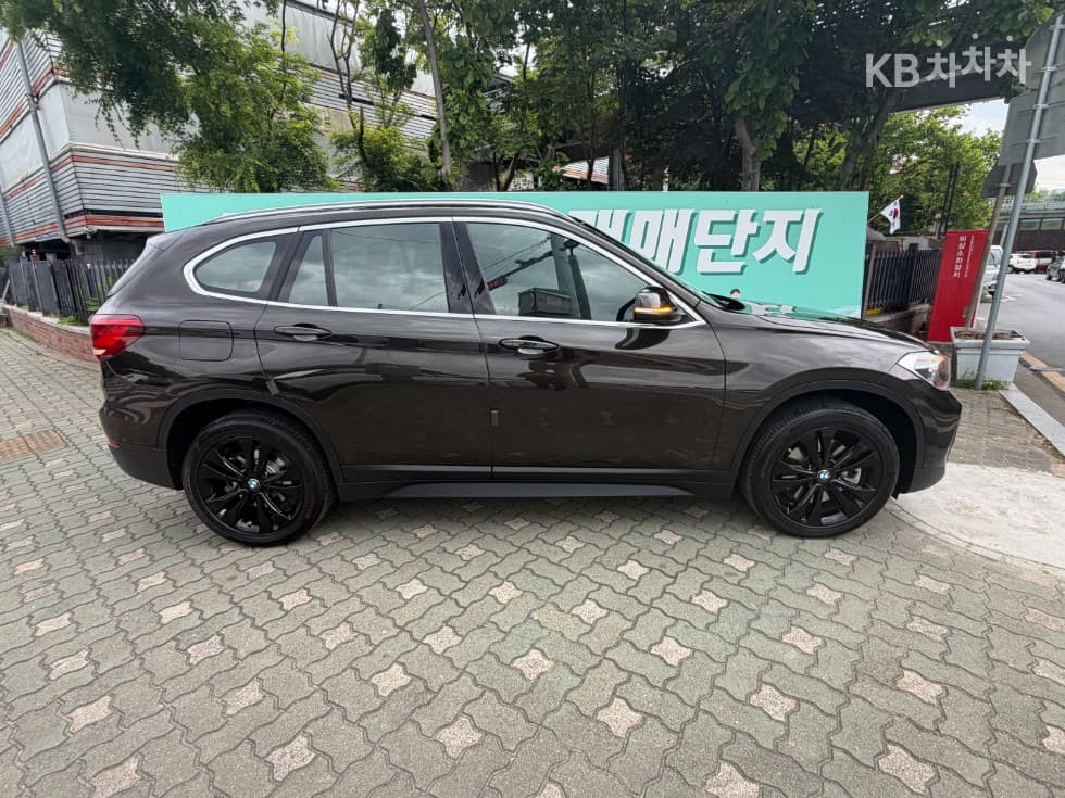 BMW X1 (F48)xDrive 20i Advantage - 5