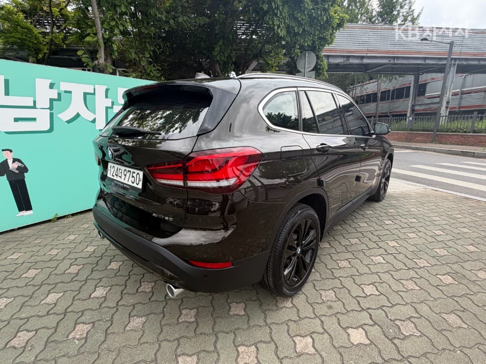 BMW X1 (F48)xDrive 20i Advantage - 6