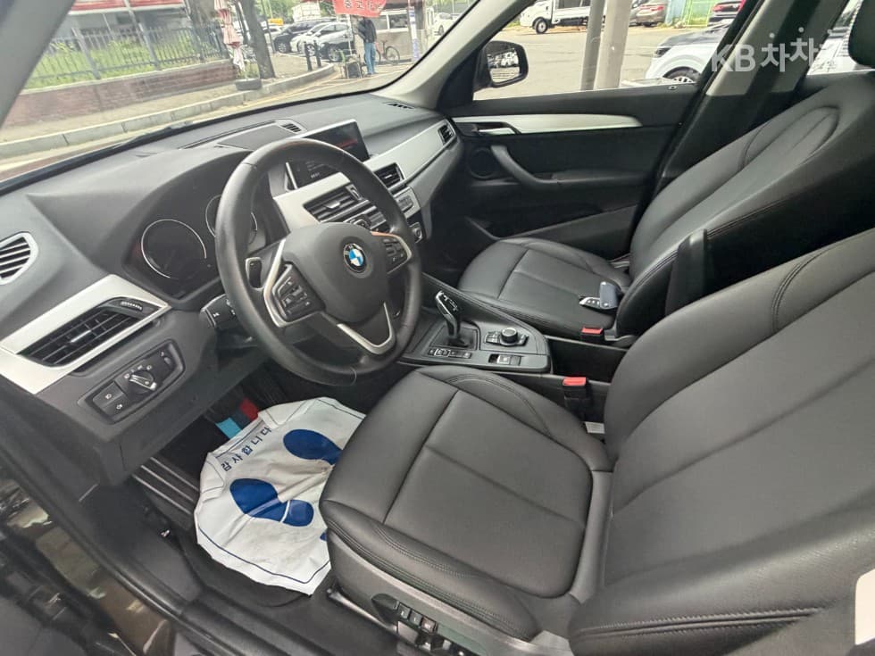 BMW X1 (F48)xDrive 20i Advantage - 10