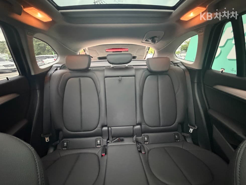 BMW X1 (F48)xDrive 20i Advantage - 31