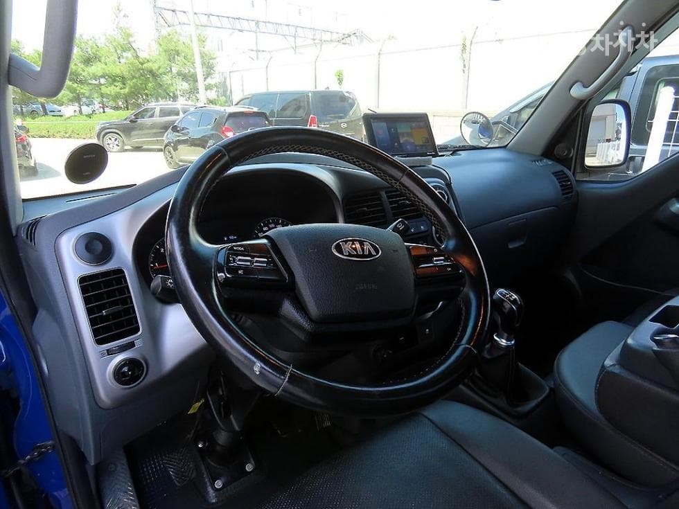 Kia The New (facelift) Bongo 3 (light truck)1.2Ton 표준캡 Extra Long 2WD GL - 7