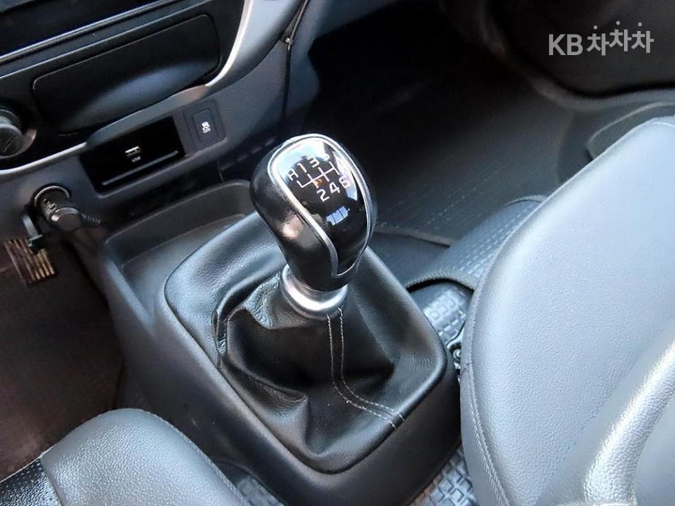 Kia The New (facelift) Bongo 3 (light truck)1.2Ton 표준캡 Extra Long 2WD GL - 10
