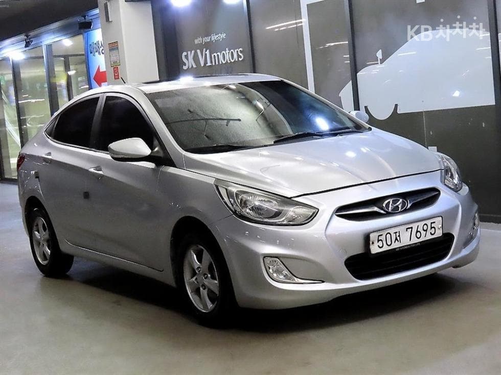 Hyundai Accent(신형) 1.4 VVT Premier - Image 1