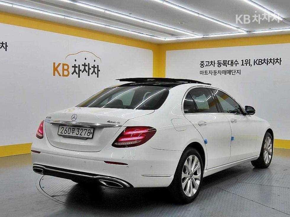 Mercedes-Benz E-Class (W213)E300 4Matic Exclusive - 4