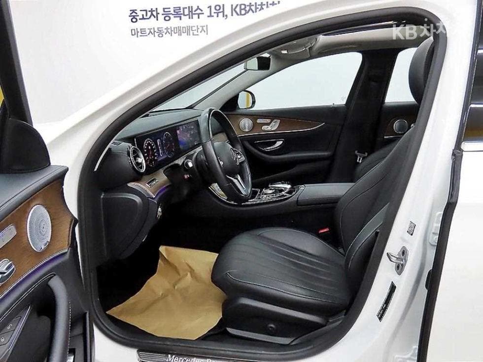 Mercedes-Benz E-Class (W213)E300 4Matic Exclusive - 5