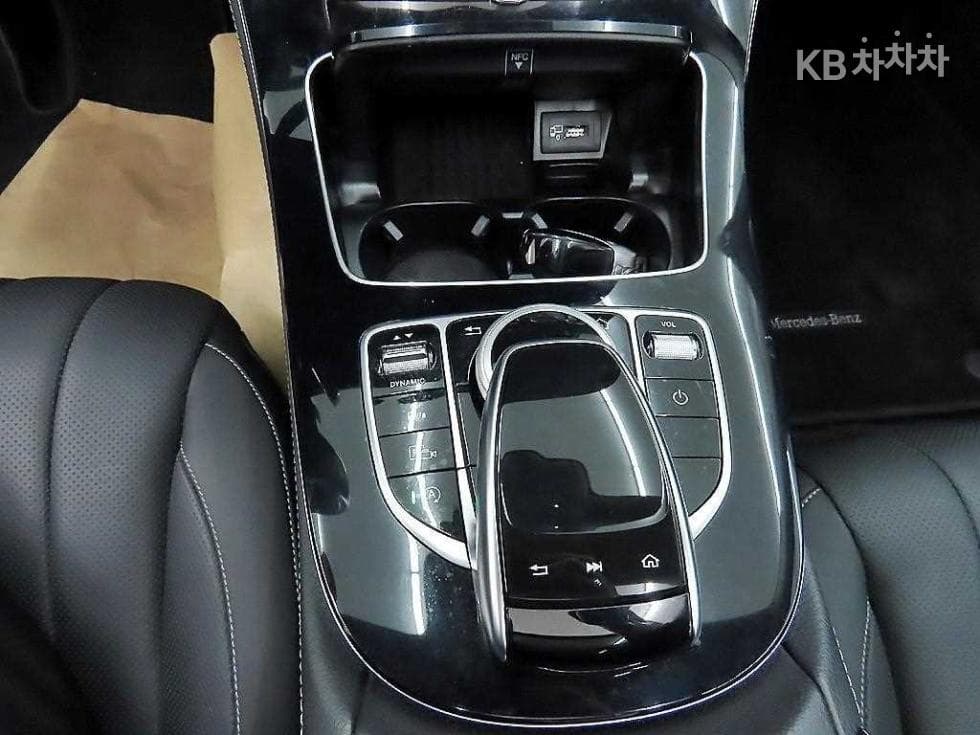 Mercedes-Benz E-Class (W213)E300 4Matic Exclusive - 14