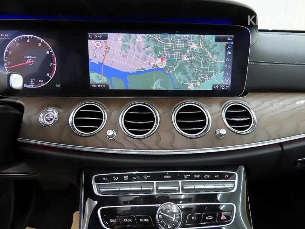 Mercedes-Benz E-Class (W213)E300 4Matic Exclusive - 15