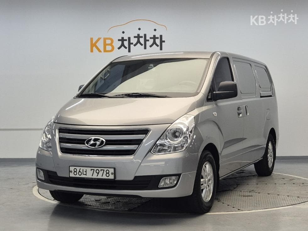Hyundai Grand Starex 3Seater승 Van Smart - Image 1
