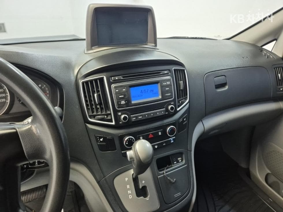 Hyundai Grand Starex3Seater승 Van Smart - 10