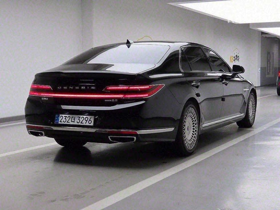 Genesis G903.8 GDi AWD Prestige - 3